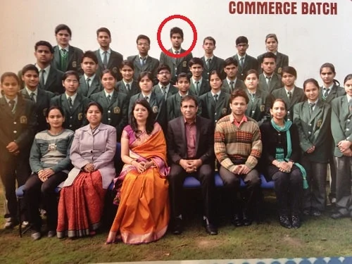 Rishabh-Ranas-school-group-picture