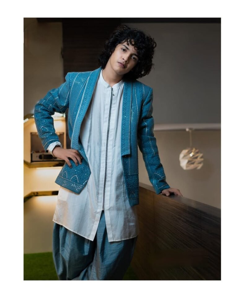 Harsh Rohan Harsh Roshan Age (2025), Family, Movies, Biography, Wiki & More ...