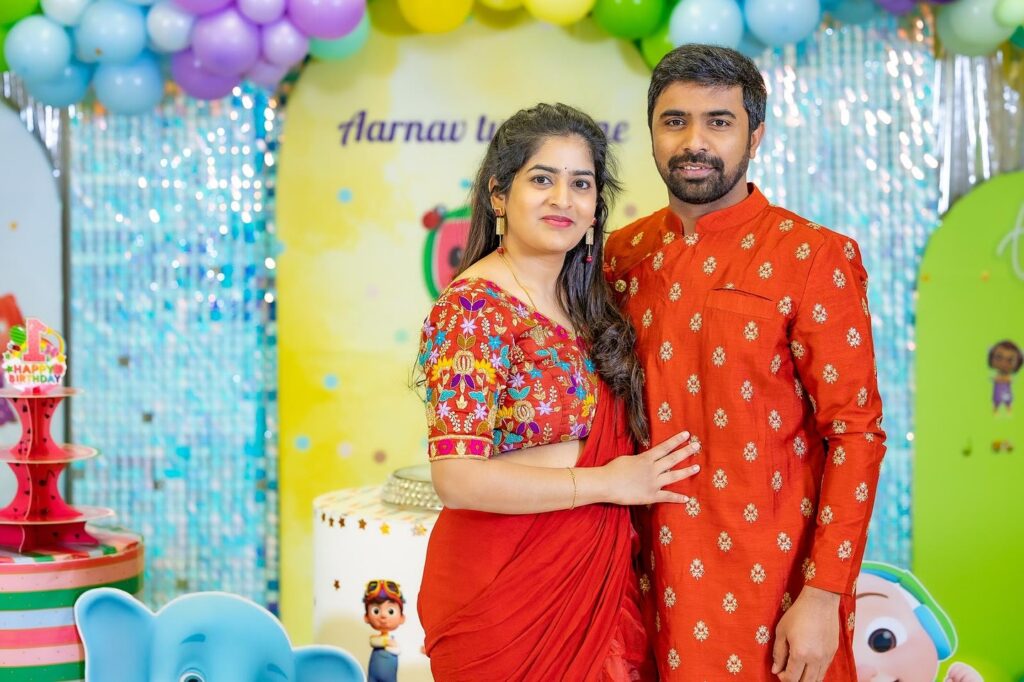 Amulya Reddy with husband hd photos 