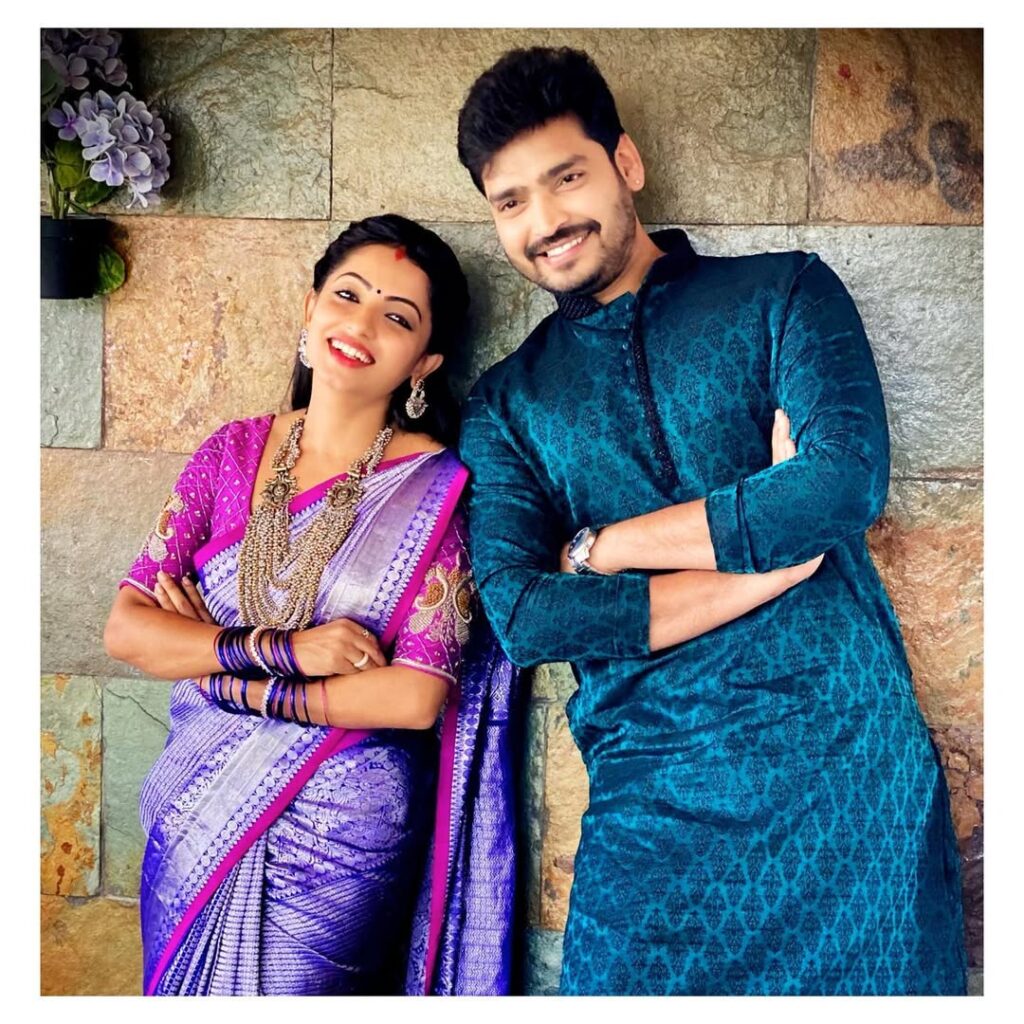 Ravi Krishna with gf navya swami