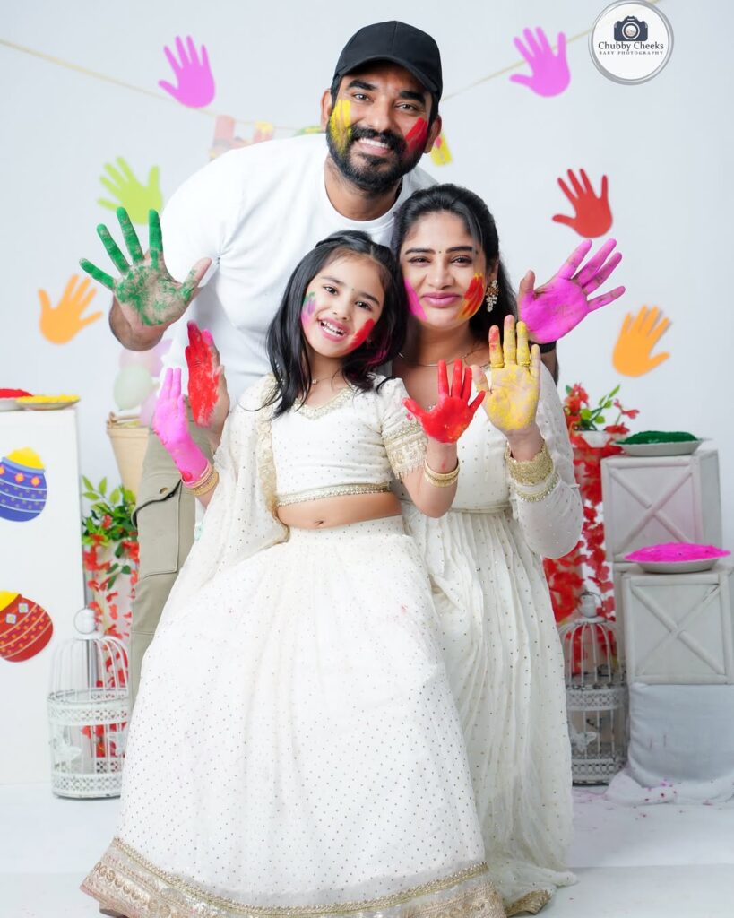 Santosh Pavan with wife and daugther